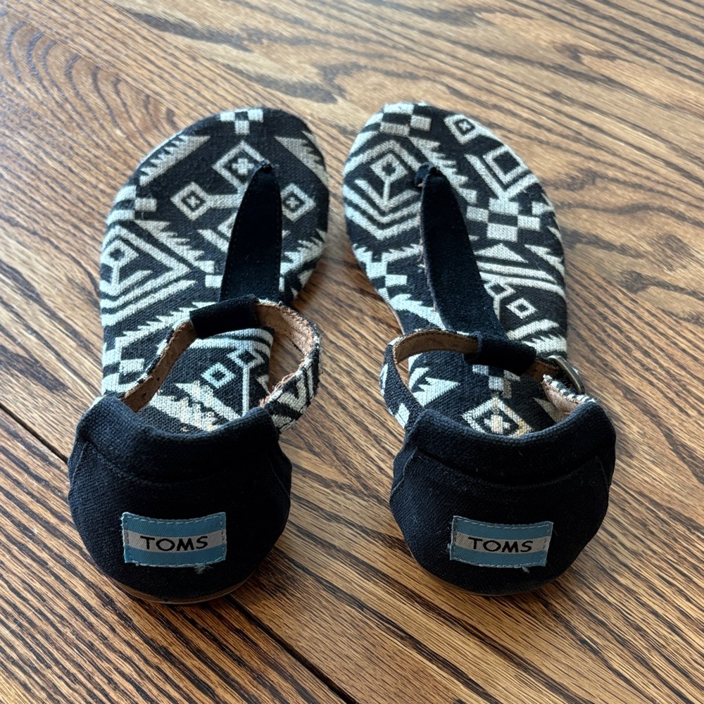 TOMS Geometric Black and White Sandals
